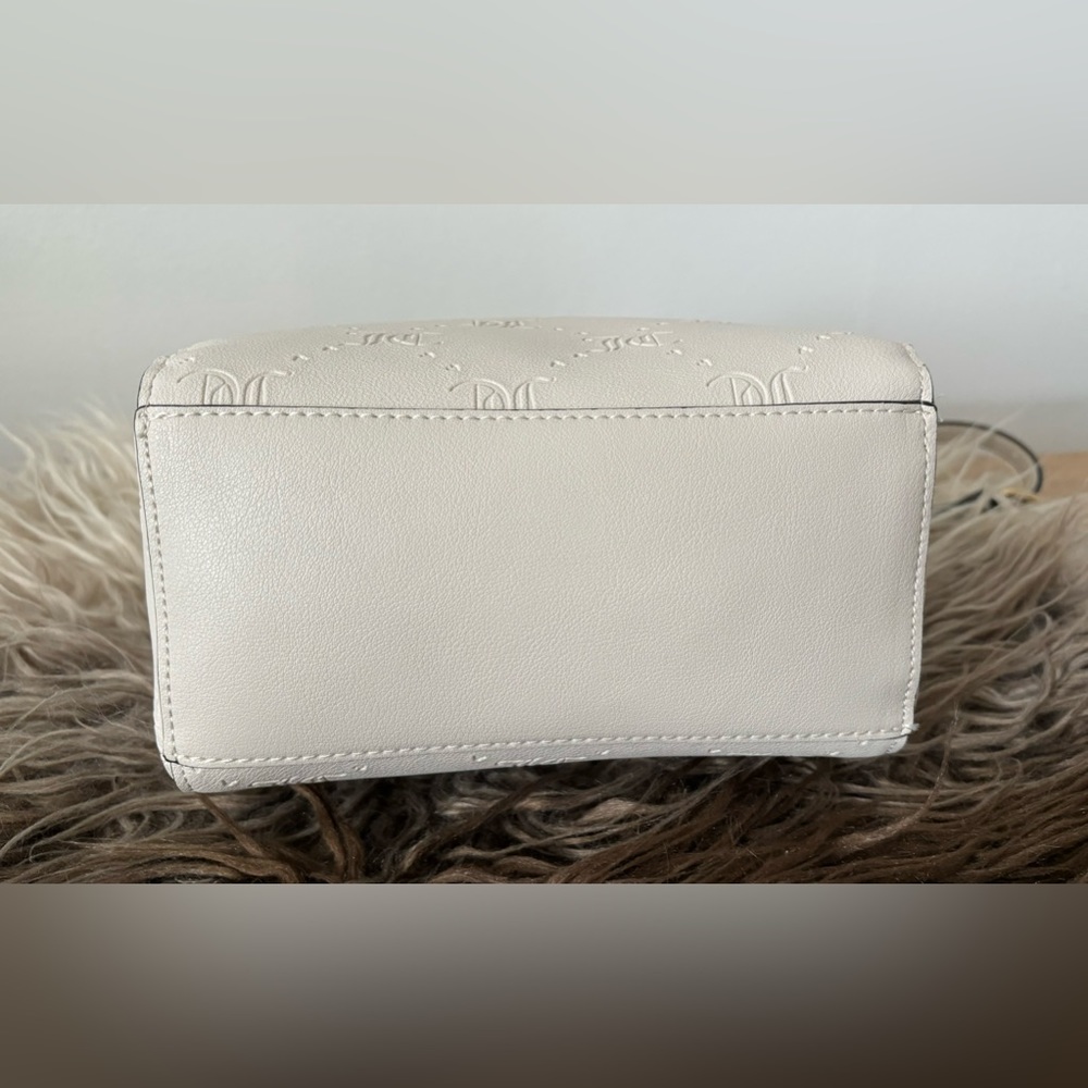 JUICY COUTURE Bag Stay in Circle Mini Crossbody - Ivory Cream Angel Deboss NWT - Picture 8 of 11